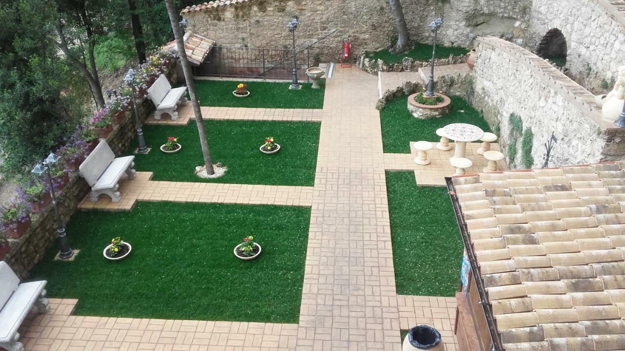 Bed and Breakfast Palazzo Moraschi Subiaco Exterior foto